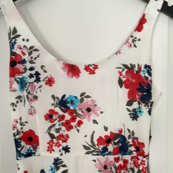 Floral Summer Dress - Picture 3 of 9